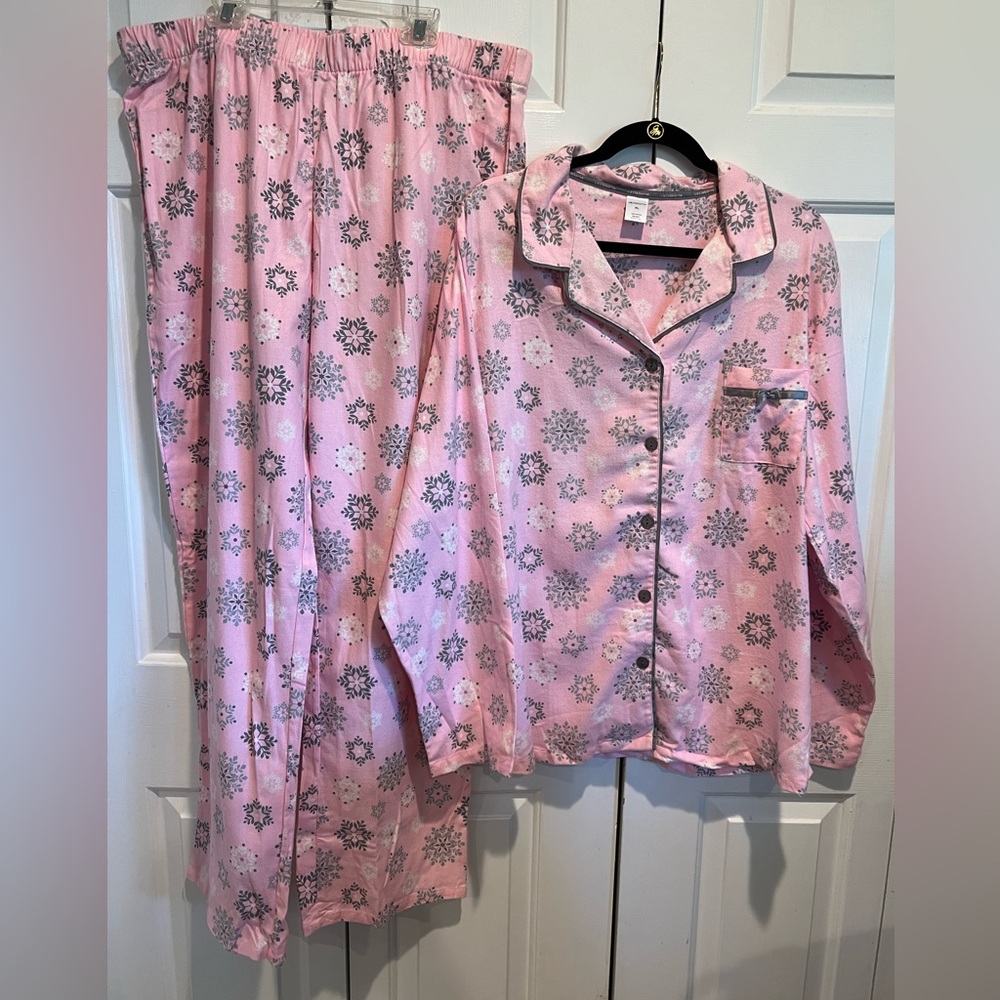 New💗LIZ CLAIBORNE❄️2 Pc Pajama Set - 100% Cotton, ❄️ Winter Snowflake Design
